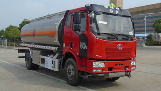 解放J6鋁合金油罐車(chē)圖片 解放J6鋁合金油罐車(chē)圖片