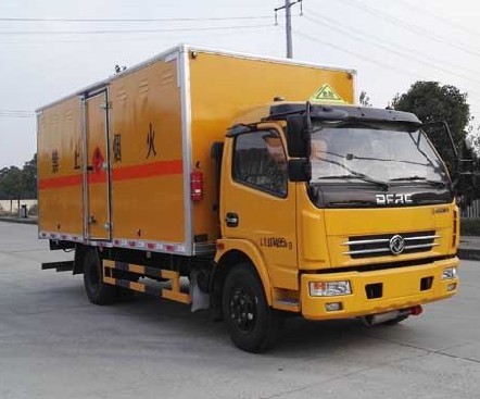 東風(fēng)多利卡5.15米易燃氣體廂式運輸車(chē)圖片 東風(fēng)多利卡5.15米易燃氣體廂式運輸車(chē)圖片