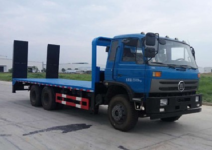 楚風(fēng)后八輪挖機平板運輸車(chē)圖片 楚風(fēng)后八輪挖機平板運輸車(chē)圖片