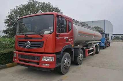 錫宇牌8X2東風(fēng)T5空氣懸掛運油車(chē)圖片 錫宇牌8X2東風(fēng)T5空氣懸掛運油車(chē)圖片
