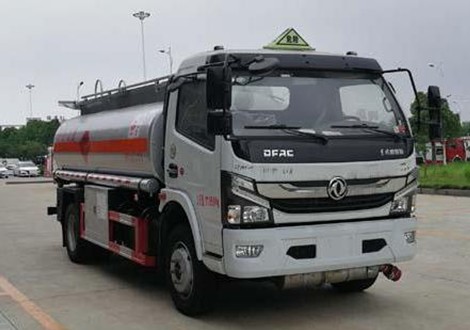國六東風(fēng)福瑞卡8噸加油車(chē)圖片 國六東風(fēng)福瑞卡8噸加油車(chē)圖片