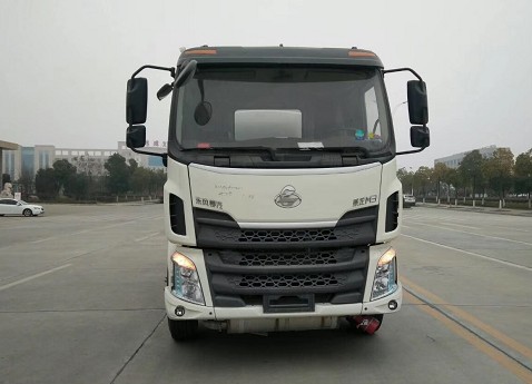 東風(fēng)柳汽乘龍運油車(chē)圖片 東風(fēng)柳汽乘龍運油車(chē)圖片