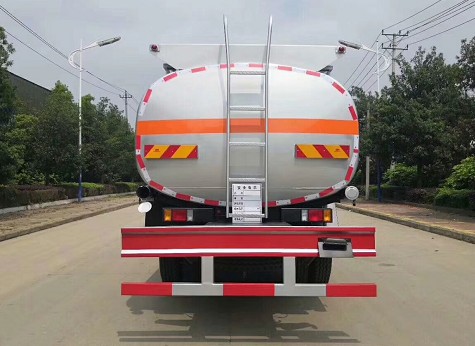 東風(fēng)柳汽乘龍運油車(chē)圖片 東風(fēng)柳汽乘龍運油車(chē)圖片