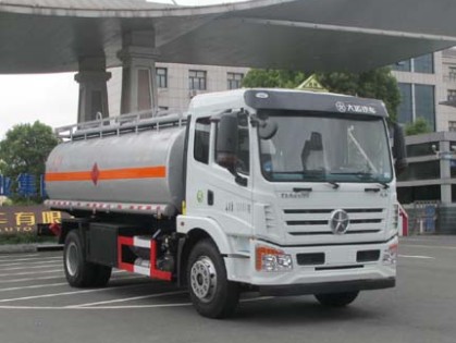 大運10噸運油車(chē)圖片 大運10噸運油車(chē)圖片