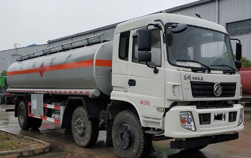 東風(fēng)專(zhuān)用前四后四運油車(chē)圖片 東風(fēng)專(zhuān)用前四后四運油車(chē)圖片