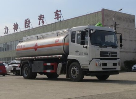國六東風(fēng)天錦鋁合金油罐車(chē)圖片 國六東風(fēng)天錦鋁合金油罐車(chē)圖片