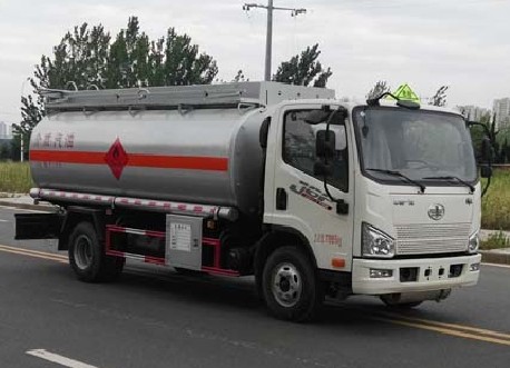 10噸解放虎VH加油車(chē)廠(chǎng)家直銷(xiāo)電話(huà):159-7276-7978 10噸解放虎VH加油車(chē)廠(chǎng)家直銷(xiāo)電話(huà):159-7276-7978