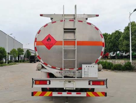 國六東風(fēng)天龍前四后八鋁合金油罐車(chē)圖片 國六東風(fēng)天龍前四后八鋁合金油罐車(chē)圖片