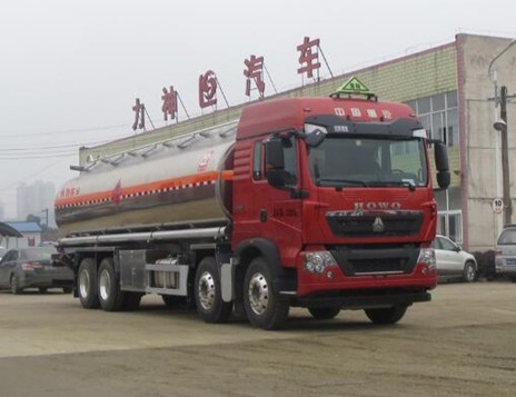 國六重汽豪沃T5G前四后八鋁合金油罐車(chē)圖片 國六重汽豪沃T5G前四后八鋁合金油罐車(chē)圖片