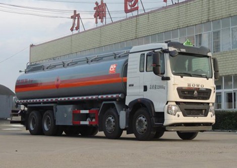 國六重汽豪沃油罐車(chē)圖片 國六重汽豪沃油罐車(chē)圖片