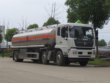 國六東風(fēng)天錦小三軸鋁合金油罐車(chē)圖片 國六東風(fēng)天錦小三軸鋁合金油罐車(chē)圖片