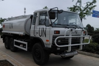 東風(fēng)軍車(chē)越野油罐車(chē)圖片 東風(fēng)軍車(chē)越野油罐車(chē)圖片
