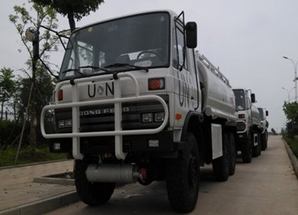 東風(fēng)軍車(chē)越野油罐車(chē)圖片 東風(fēng)軍車(chē)越野油罐車(chē)圖片