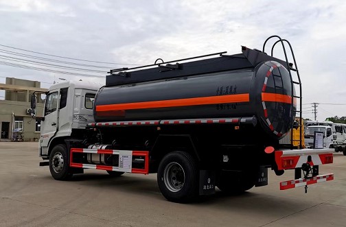 SCS5180GFWDFH型腐蝕性物品罐式運輸車(chē)圖片 SCS5180GFWDFH型腐蝕性物品罐式運輸車(chē)圖片