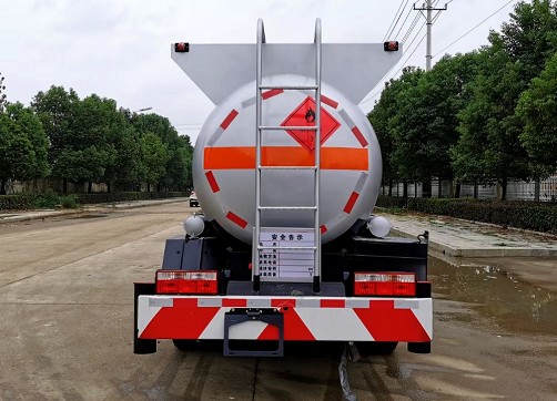 甲醇乙醇罐式運輸車(chē)圖片 甲醇乙醇罐式運輸車(chē)圖片