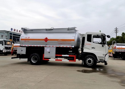 甲醇乙醇罐式運輸車(chē)圖片 甲醇乙醇罐式運輸車(chē)圖片