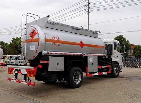 甲醇乙醇罐式運輸車(chē)圖片 甲醇乙醇罐式運輸車(chē)圖片