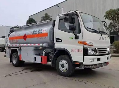 國六江淮駿鈴5噸油罐車(chē)圖片 國六江淮駿鈴5噸油罐車(chē)圖片