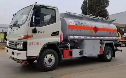 國六江淮駿鈴5噸油罐車(chē)圖片 國六江淮駿鈴5噸油罐車(chē)圖片