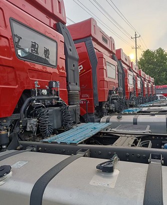 庫存解放J6P雙驅牽引車(chē) 庫存解放J6P雙驅牽引車(chē)