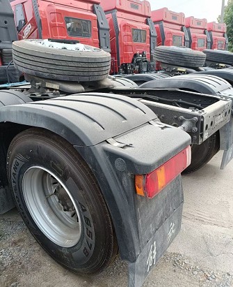 庫存解放J6P雙驅牽引車(chē) 庫存解放J6P雙驅牽引車(chē)