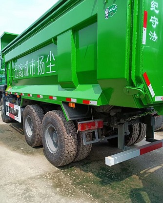 庫存重汽汕德卡后八輪渣土車(chē) 庫存重汽汕德卡后八輪渣土車(chē)