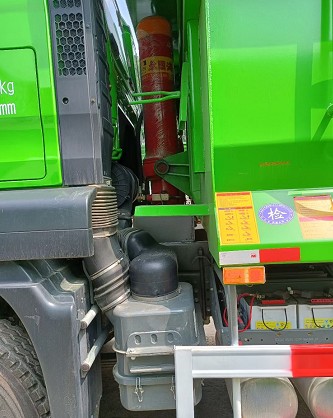 庫存重汽汕德卡后八輪渣土車(chē) 庫存重汽汕德卡后八輪渣土車(chē)