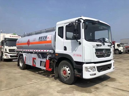 國六12噸東風(fēng)多利卡D9油罐車(chē)多方位圖片 國六12噸東風(fēng)多利卡D9油罐車(chē)多方位圖片