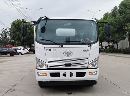 國六解放8噸油罐車(chē)多方位圖片 國六解放8噸油罐車(chē)多方位圖片