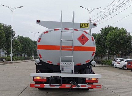 國六解放8噸油罐車(chē)多方位圖片 國六解放8噸油罐車(chē)多方位圖片