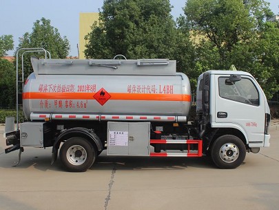 國六5噸甲醇乙醇罐式運輸車(chē)圖片 國六5噸甲醇乙醇罐式運輸車(chē)圖片