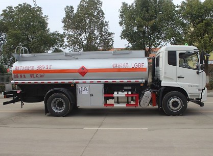 國六東風(fēng)天錦10噸油罐車(chē)圖片 國六東風(fēng)天錦10噸油罐車(chē)圖片