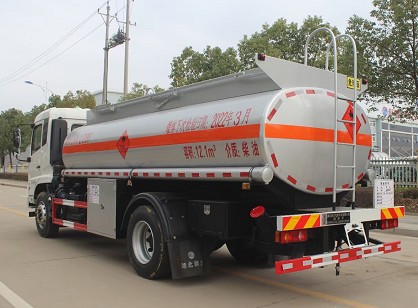 國六東風(fēng)天錦10噸油罐車(chē)圖片 國六東風(fēng)天錦10噸油罐車(chē)圖片