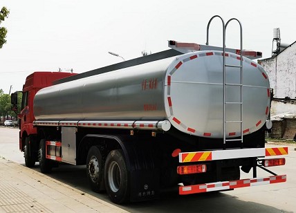 國六解放捍威前四后六普通液體運輸車(chē)圖片 國六解放捍威前四后六普通液體運輸車(chē)圖片