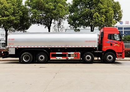 國六解放捍威前四后六普通液體運輸車(chē)圖片 國六解放捍威前四后六普通液體運輸車(chē)圖片