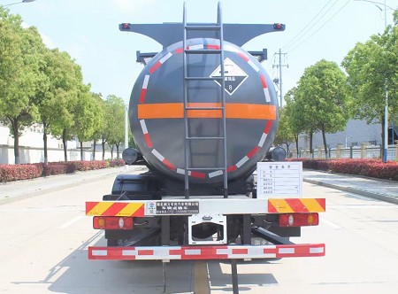 國六東風(fēng)天錦化工車(chē)圖片 國六東風(fēng)天錦化工車(chē)圖片