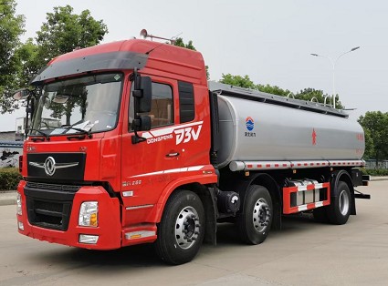 國六東風(fēng)暢行小三軸食用油運輸車(chē)圖片 國六東風(fēng)暢行小三軸食用油運輸車(chē)圖片