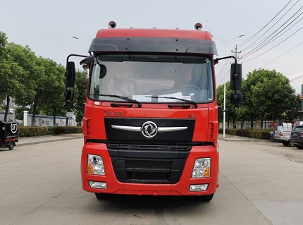 國六東風(fēng)暢行小三軸食用油運輸車(chē)圖片 國六東風(fēng)暢行小三軸食用油運輸車(chē)圖片