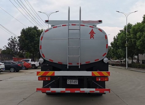 國六東風(fēng)暢行小三軸食用油運輸車(chē)圖片 國六東風(fēng)暢行小三軸食用油運輸車(chē)圖片
