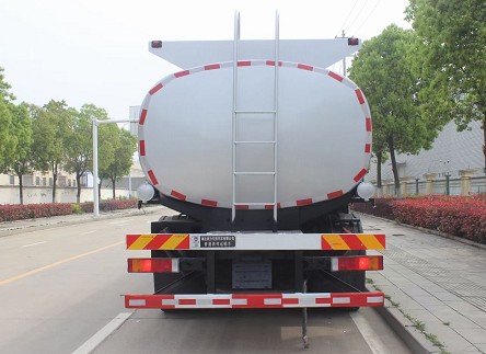 國六東風(fēng)天錦小三軸普通液體運輸車(chē)圖片 國六東風(fēng)天錦小三軸普通液體運輸車(chē)圖片