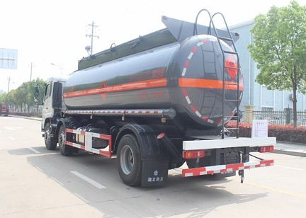 國六東風(fēng)天錦小三軸甲醇乙醇罐式運輸車(chē)圖片 國六東風(fēng)天錦小三軸甲醇乙醇罐式運輸車(chē)圖片