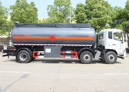 國六東風(fēng)天錦小三軸甲醇乙醇罐式運輸車(chē)圖片 國六東風(fēng)天錦小三軸甲醇乙醇罐式運輸車(chē)圖片