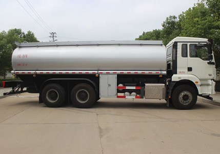 國六陜汽德龍后八輪供液車(chē)圖片 國六陜汽德龍后八輪供液車(chē)圖片