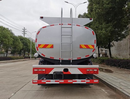 國六東風(fēng)多利卡D9普通液體運輸車(chē)圖片 國六東風(fēng)多利卡D9普通液體運輸車(chē)圖片