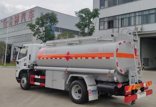 國六東風(fēng)多利卡8噸加油車(chē)/運油車(chē)圖片 國六東風(fēng)多利卡8噸加油車(chē)/運油車(chē)圖片