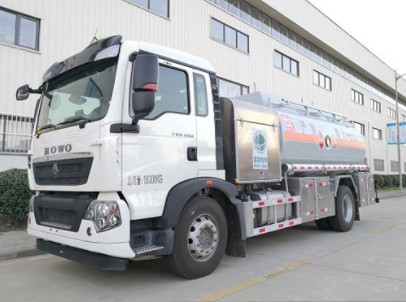 國五重汽豪沃飛機加油車(chē) 國五重汽豪沃飛機加油車(chē)
