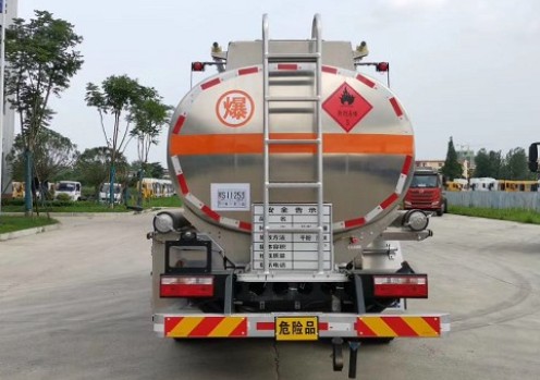 一汽青島解放J6F-6噸飛機加油車(chē)圖片 一汽青島解放J6F-6噸飛機加油車(chē)圖片
