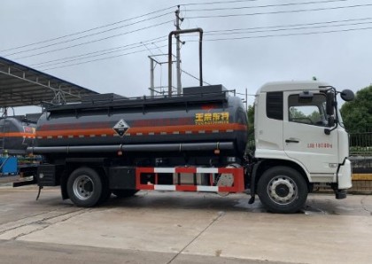 國六東風(fēng)天錦腐蝕性物品罐式運輸車(chē)圖片 國六東風(fēng)天錦腐蝕性物品罐式運輸車(chē)圖片
