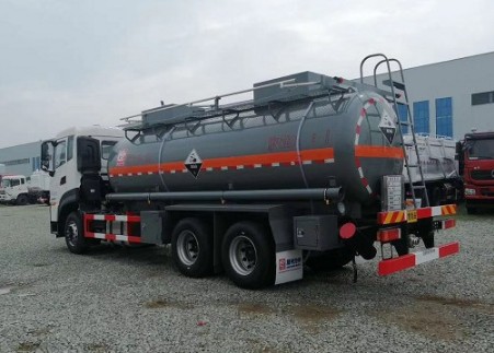 國六東風(fēng)天龍后八輪腐蝕性物品罐式運輸車(chē)圖片 國六東風(fēng)天龍后八輪腐蝕性物品罐式運輸車(chē)圖片