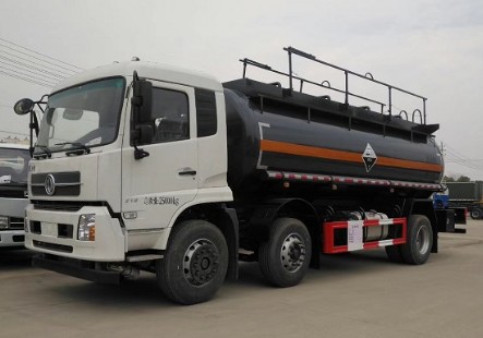 潤知星牌SCS5254GFWDFH型東風(fēng)天錦小三軸腐蝕性物品罐式運輸車(chē) 潤知星牌SCS5254GFWDFH型東風(fēng)天錦小三軸腐蝕性物品罐式運輸車(chē)